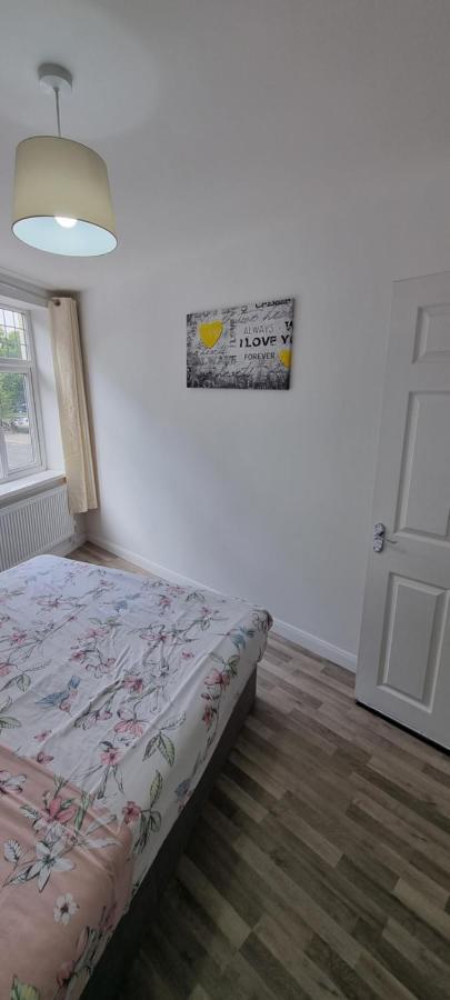 Vh Premier Flat 3 Apartment Gillingham  Exterior photo